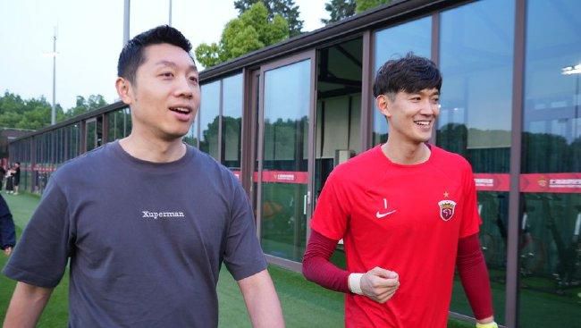 小受公交车被多人侵犯文